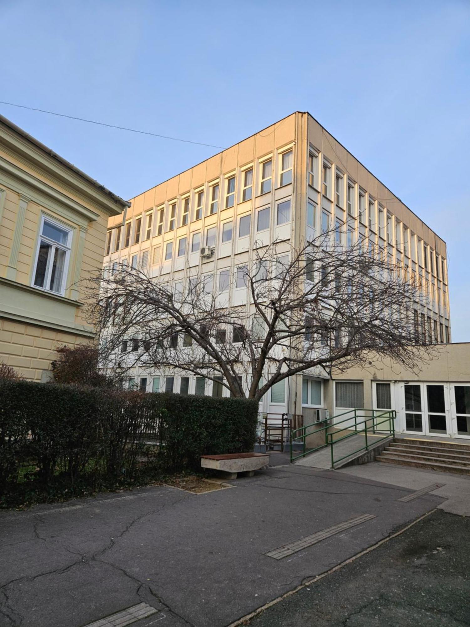 Hellowine Apartman II Eger Exteriör bild