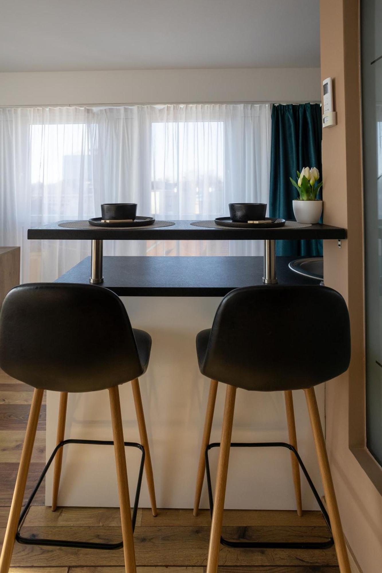 Hellowine Apartman II Eger Exteriör bild