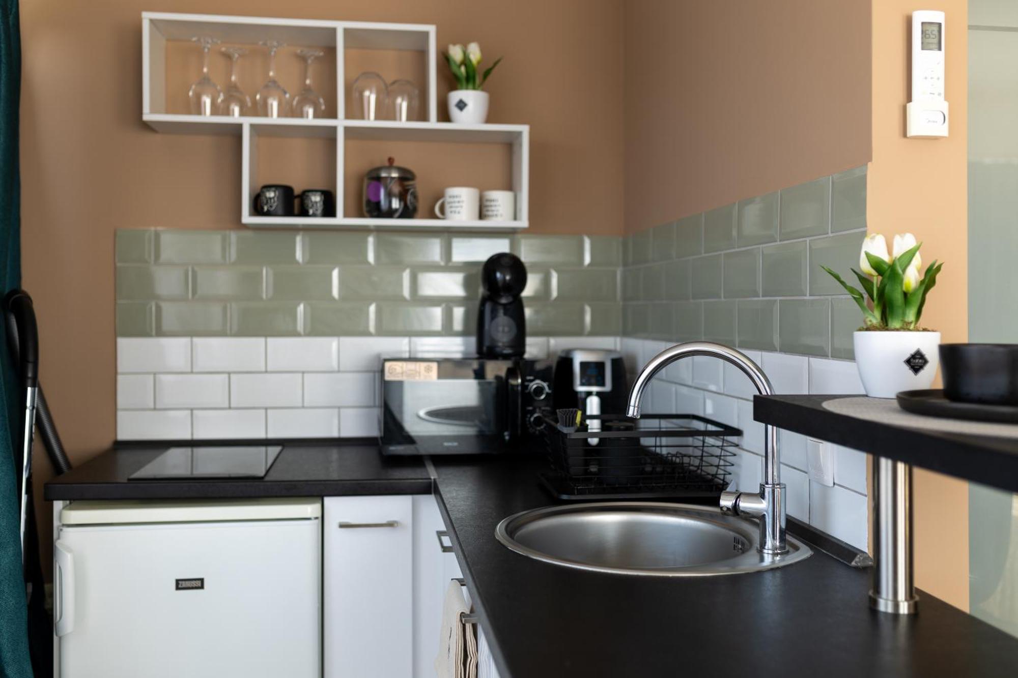 Hellowine Apartman II Eger Exteriör bild
